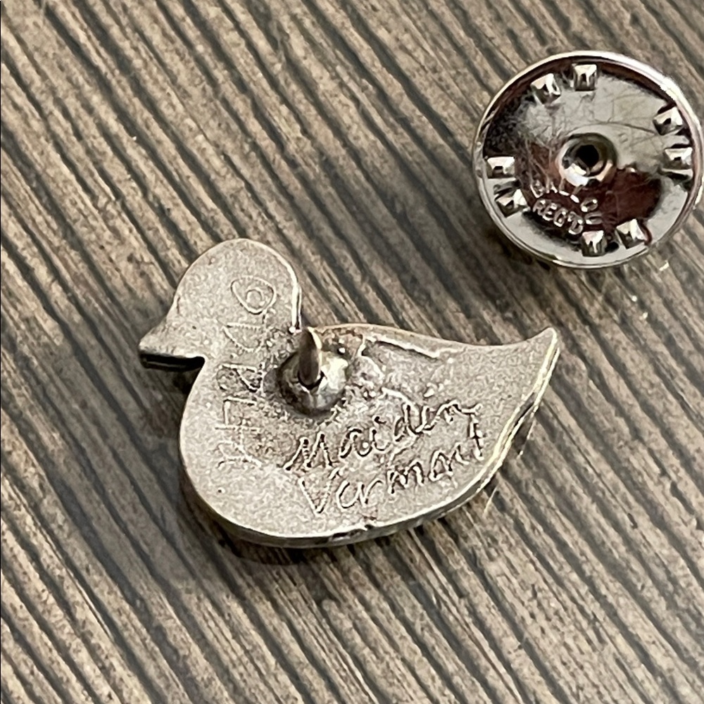 Vintage D.P. Limited Maiden Vermont Pewter Duck Pinback Pin - Picture 3 of 16